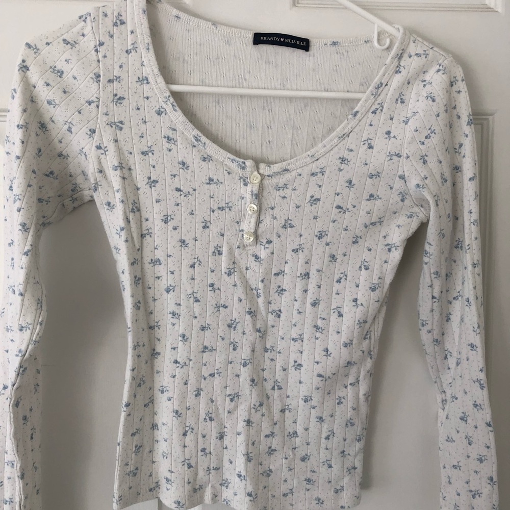 Brandy Melville Long Sleeve Zelly Top